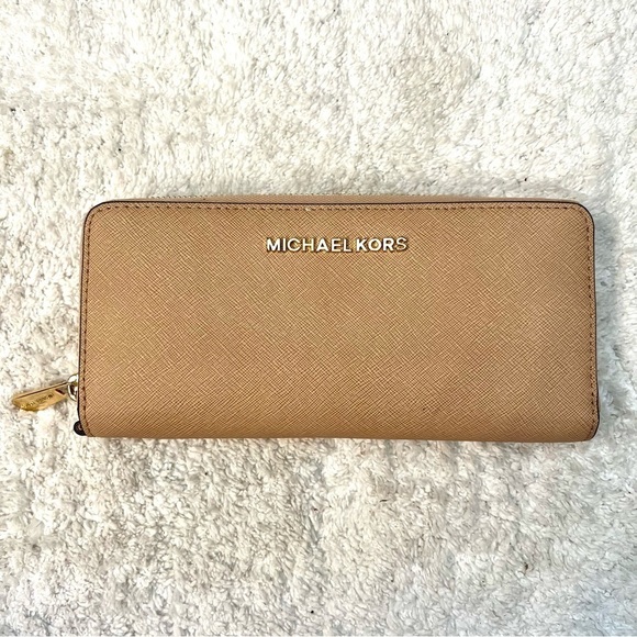 NWOT Michael Kors Purse Jet Set Travel Za Continental Dark Khaki wallets - Picture 1 of 8
